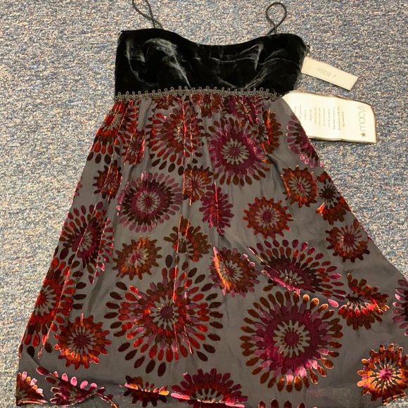 Eliza J Velour Floral Dress sz. 8 NWT - Picture 1 of 6